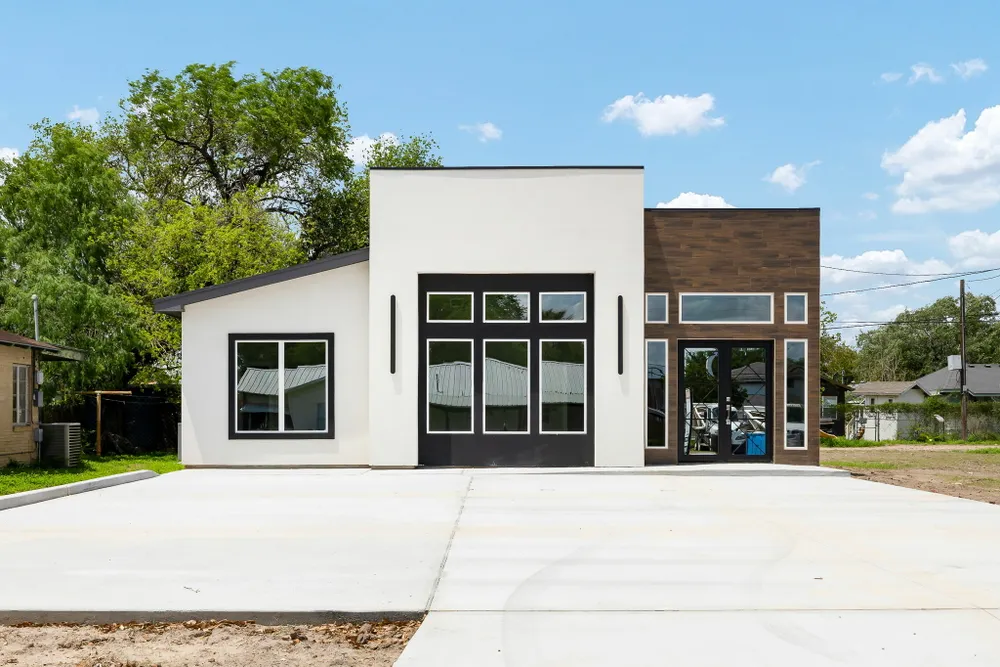 Newly constructed, turn key, fully operational 2,175 SF Office Building with additional land, Weslaco TX