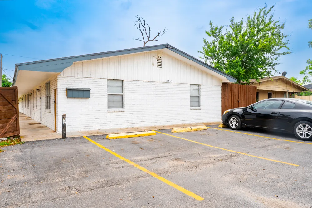2513 Beaumont Ave | McAllen, TX | $450,000 | Turnkey 5-Unit STR Portfolio