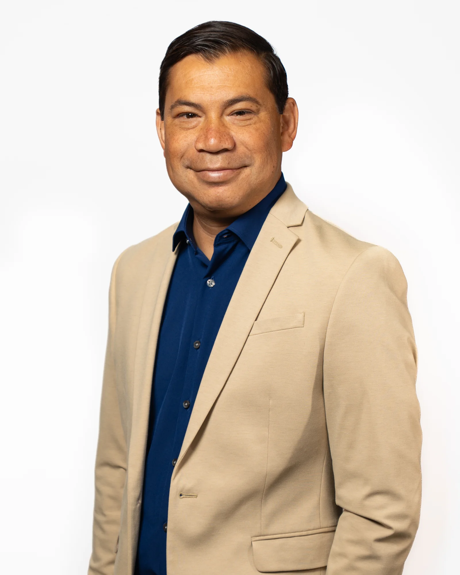 Mario Mendiola, Advisor